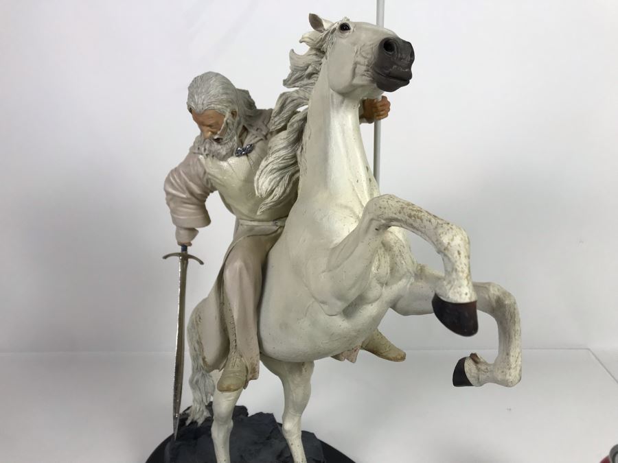Limited Edition The Lord Of The Rings The Return Of The King Gandalf On Shadowfax Sculpture Brigitte Wuest Sculptor Sideshow Weta Collectibles With Box 20H [Photo 12]