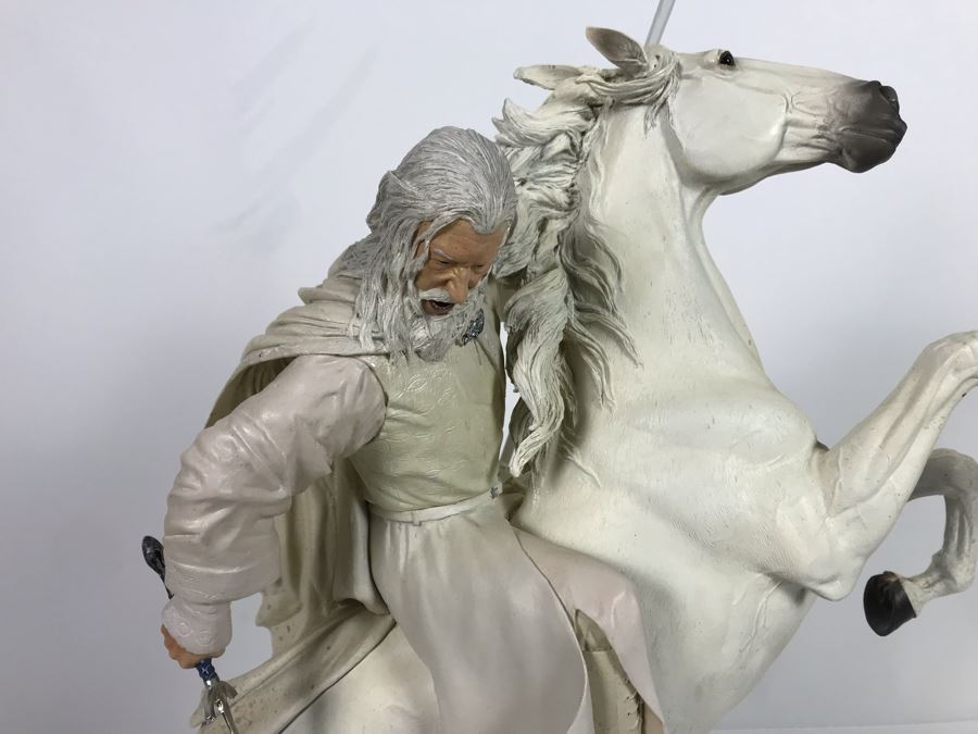Limited Edition The Lord Of The Rings The Return Of The King Gandalf On Shadowfax Sculpture Brigitte Wuest Sculptor Sideshow Weta Collectibles With Box 20H [Photo 8]