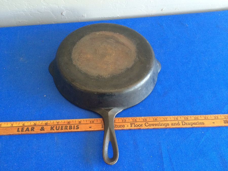 GRISWOLD Erie PA No. 10 Cast Iron Skillet [Photo 6]