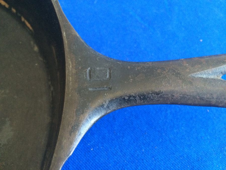 GRISWOLD Erie PA No. 10 Cast Iron Skillet [Photo 4]