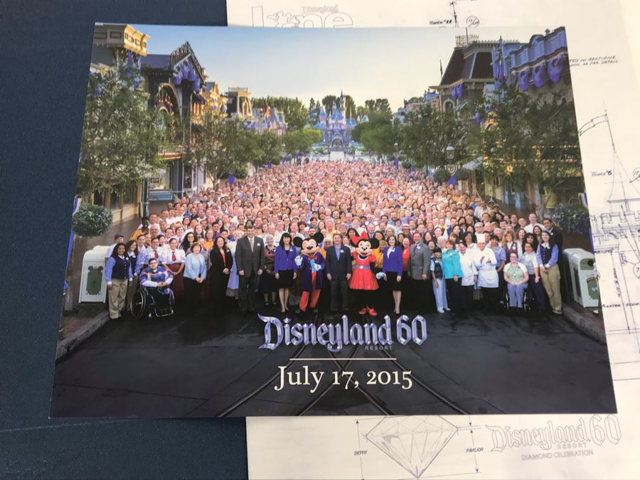 Limited Edition Disneyland Resort Diamond Celebration Line Guide Magazine [Photo 3]