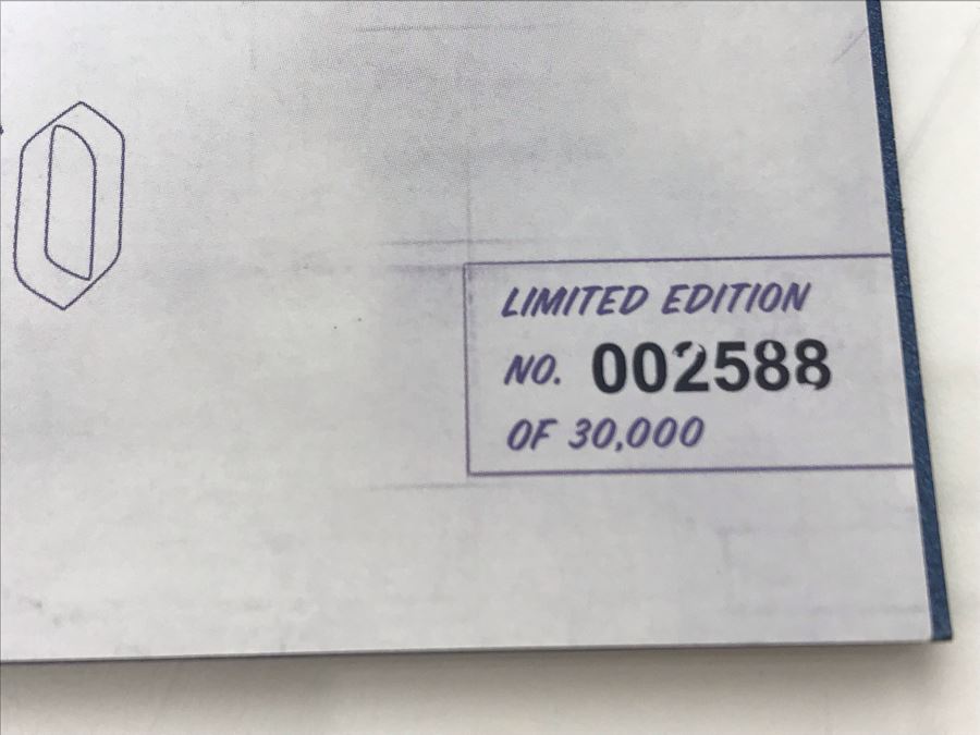 Limited Edition Disneyland Resort Diamond Celebration Line Guide Magazine [Photo 5]