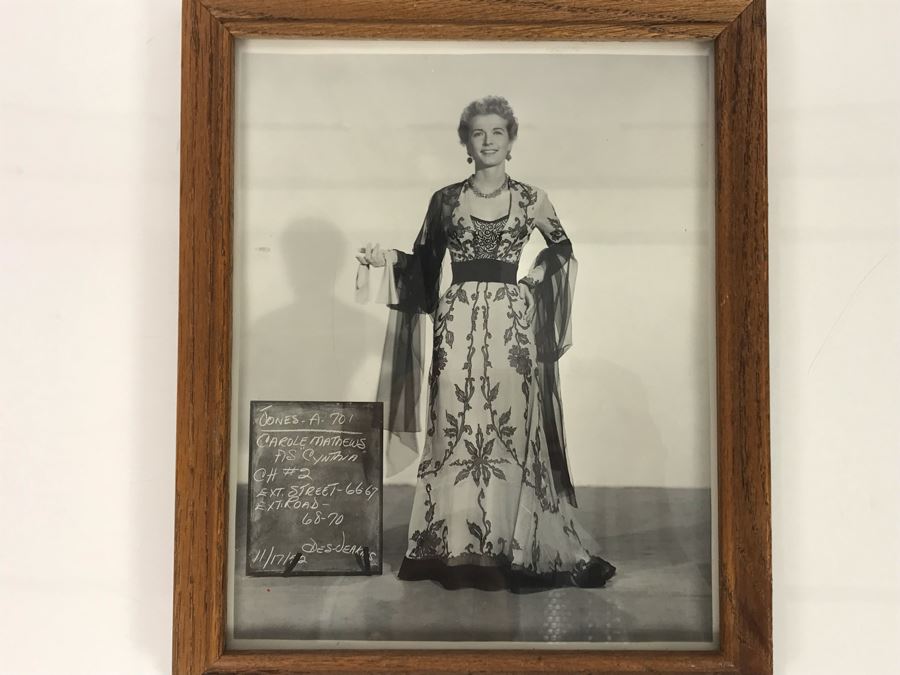 1952 Framed B&W Photograph From Movie Featuring Actress Carole Mathews 9.5 X 11.5 [Photo 1]