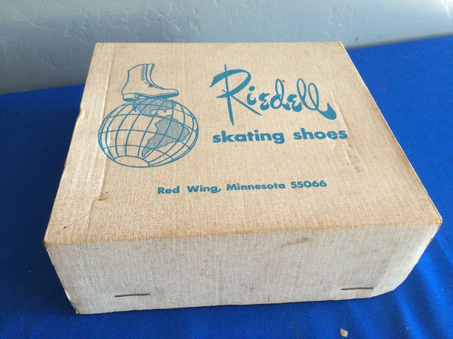 Vintage White Riedell Roller Skating Shoes Size 7 [Photo 1]