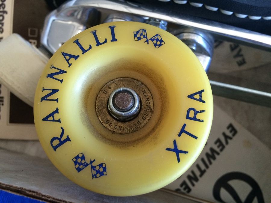 Vintage White Riedell Roller Skating Shoes Size 7 [Photo 3]