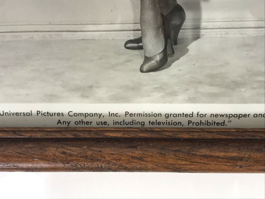 1952 Framed B&W Photograph From Universal Pictures Movie Featuring Actress Carole Mathews 9.5 X 11.5 [Photo 6]