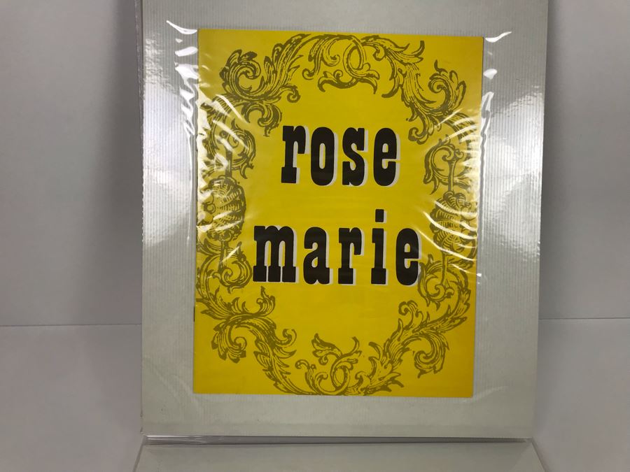 Actress Carole Mathews Personal Scrapbook With Signed Photos And Clippings [Photo 13]