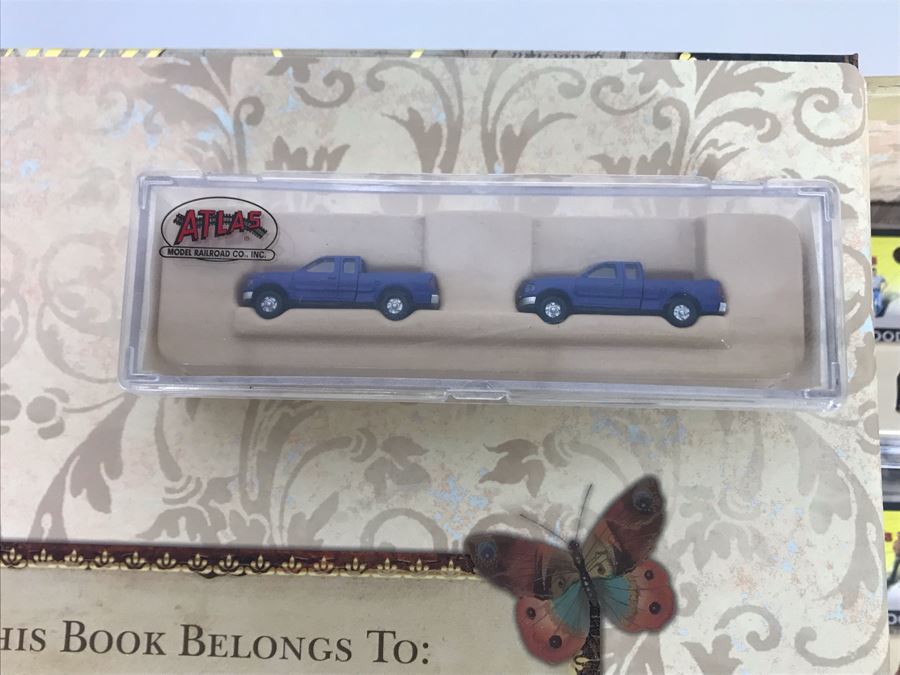 Collection Of New Miniature N Scale Train Figures And Cars With Faux Book Safe - See Photos [Photo 13]