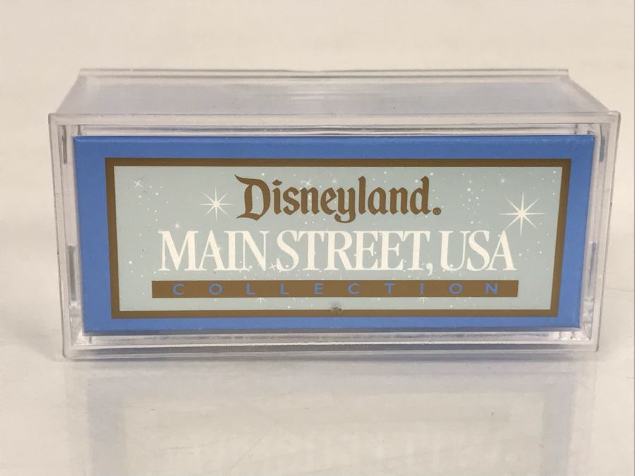 NEW Robert Olszewski Disneyland Main Street, USA Collection Miniatures Fire Engine DL303 - Estimate $100-$200 [Photo 3]