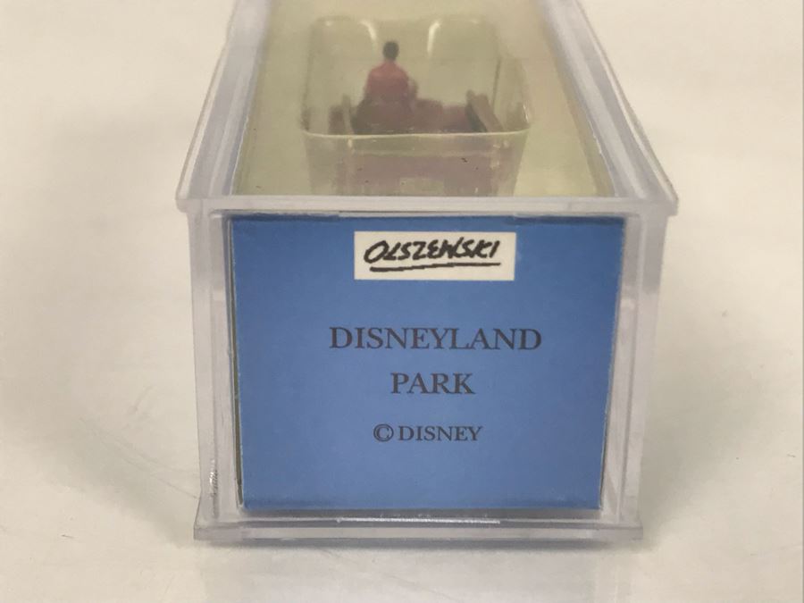 NEW Robert Olszewski Disneyland Main Street, USA Collection Miniatures Fire Engine DL303 - Estimate $100-$200 [Photo 4]