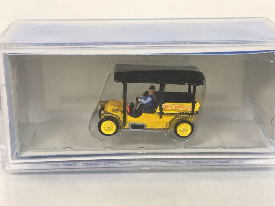 NEW Robert Olszewski Disneyland Main Street, USA Collection Miniatures Yellow-Horseless Carriage DL302 - Estimate $50-$100 [Photo 2]