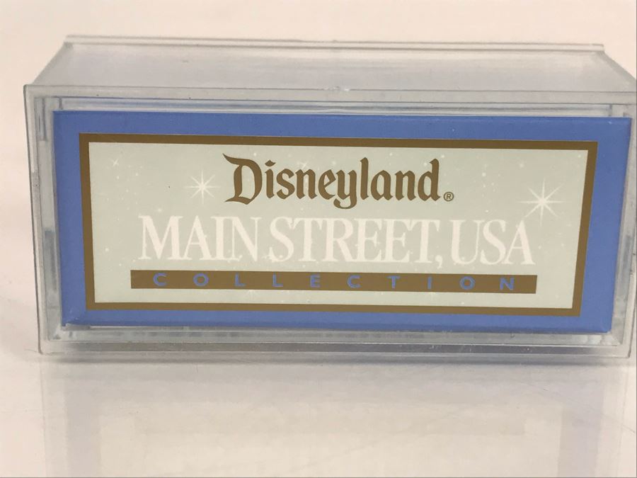 NEW Robert Olszewski Disneyland Main Street, USA Collection Miniatures Main Street Fruit Cart DL306 - Estimate $100-$200 [Photo 3]
