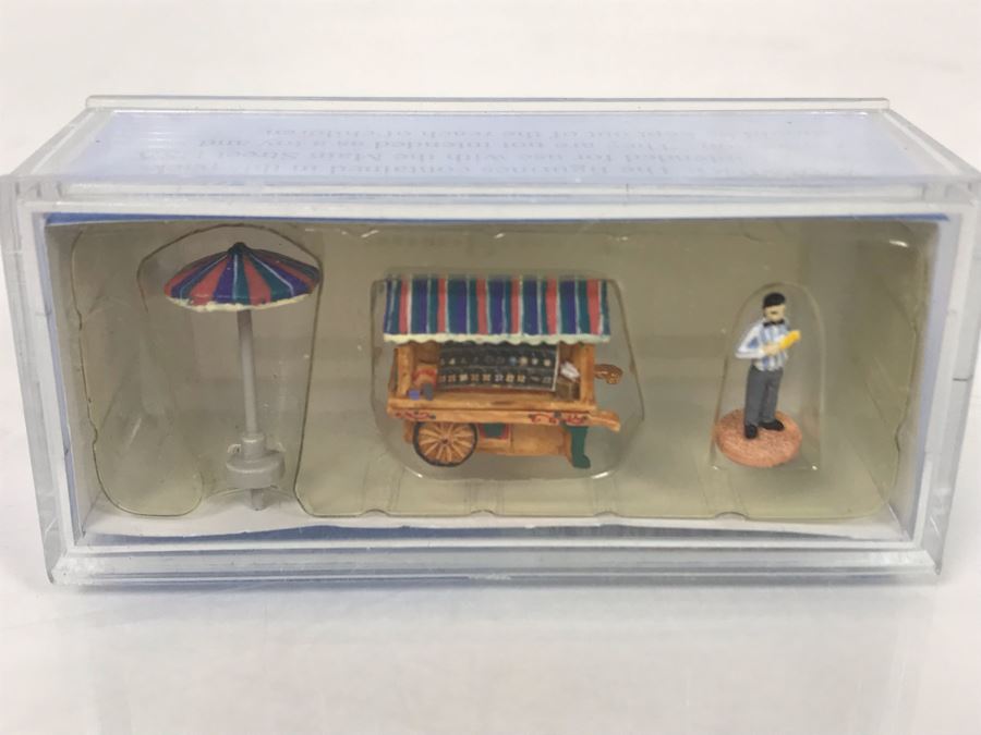 NEW Robert Olszewski Disneyland Main Street, USA Collection Miniatures Main Street Pin Cart DL305 - Estimate $100-$200 [Photo 2]