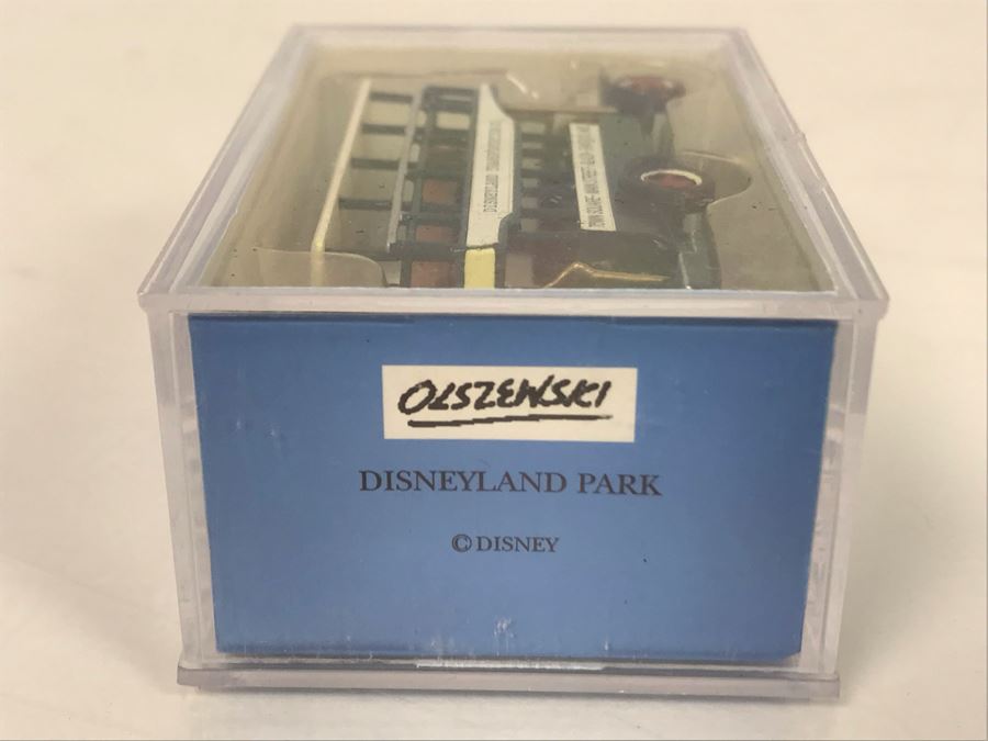 NEW Robert Olszewski Disneyland Main Street, USA Collection Miniatures Omnibus DL304 - Estimate $100-$200 [Photo 4]
