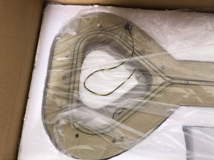 Robert Olszewski Disneyland Main Street LIGHTED Road Accessory Retailed For Over $265 - Build Your Own Board With Robert Olszewski's Main Street Disneyland Buildings Featured In This Sale [Photo 4]