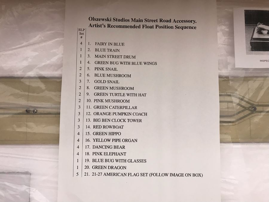 Robert Olszewski Disneyland Main Street LIGHTED Road Accessory Retailed For Over $265 - Build Your Own Board With Robert Olszewski's Main Street Disneyland Buildings Featured In This Sale [Photo 6]