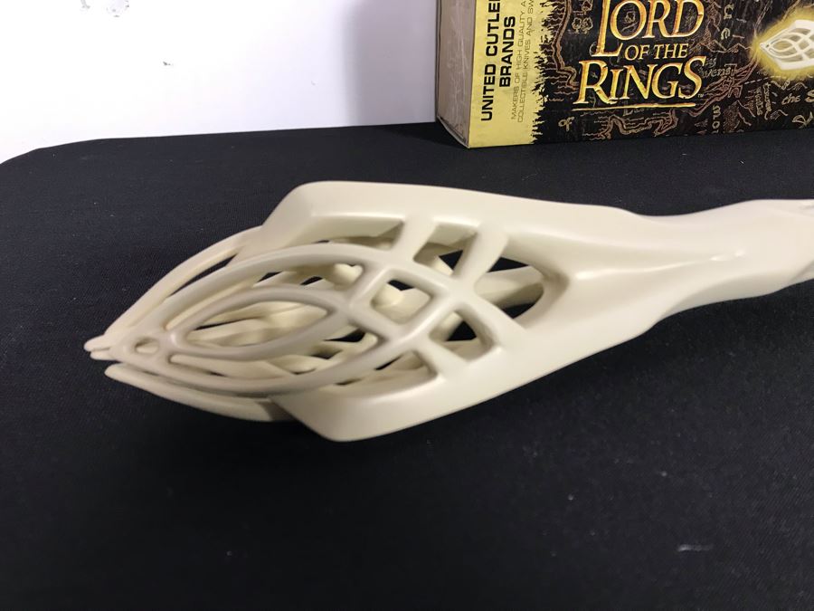 The Lord Of The Rings The Staff Of Gandalf The White With Box By United Cutlery Brands [Photo 4]