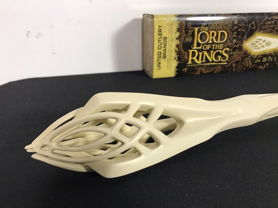 The Lord Of The Rings The Staff Of Gandalf The White With Box By United Cutlery Brands [Photo 5]
