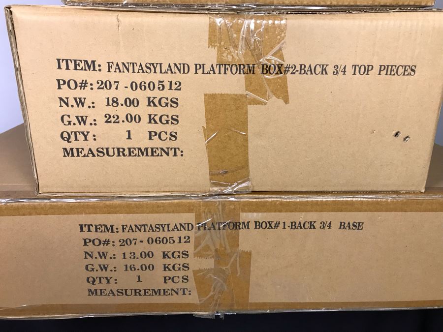 RARE Robert Olszewski Disneyland Fantasyland Platforms And Accessories (Total Of Four Boxes) [Photo 4]