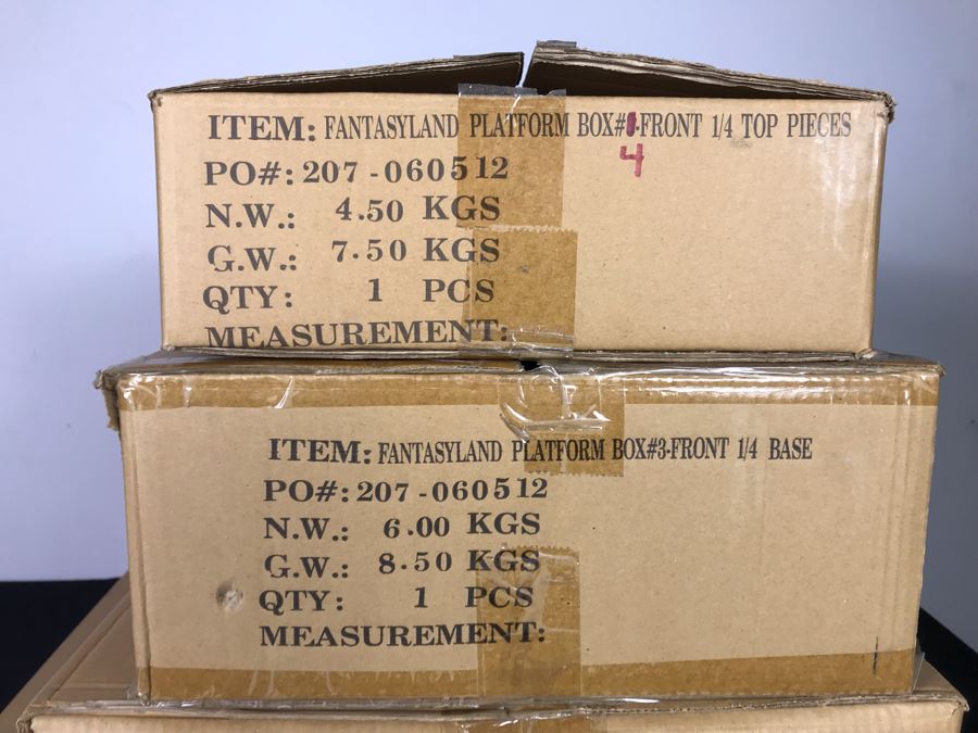 RARE Robert Olszewski Disneyland Fantasyland Platforms And Accessories (Total Of Four Boxes) [Photo 5]