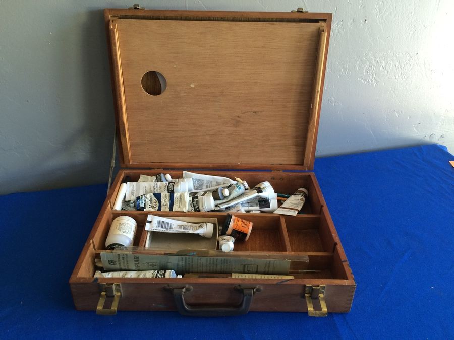 Wooden Art Box with Art Supplies [Photo 2]