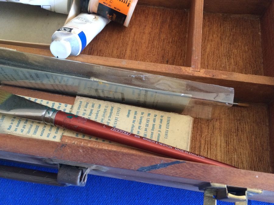 Wooden Art Box with Art Supplies [Photo 5]