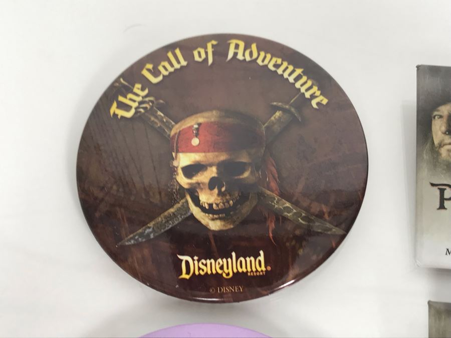 Various Disney Disneyland Buttons [Photo 6]
