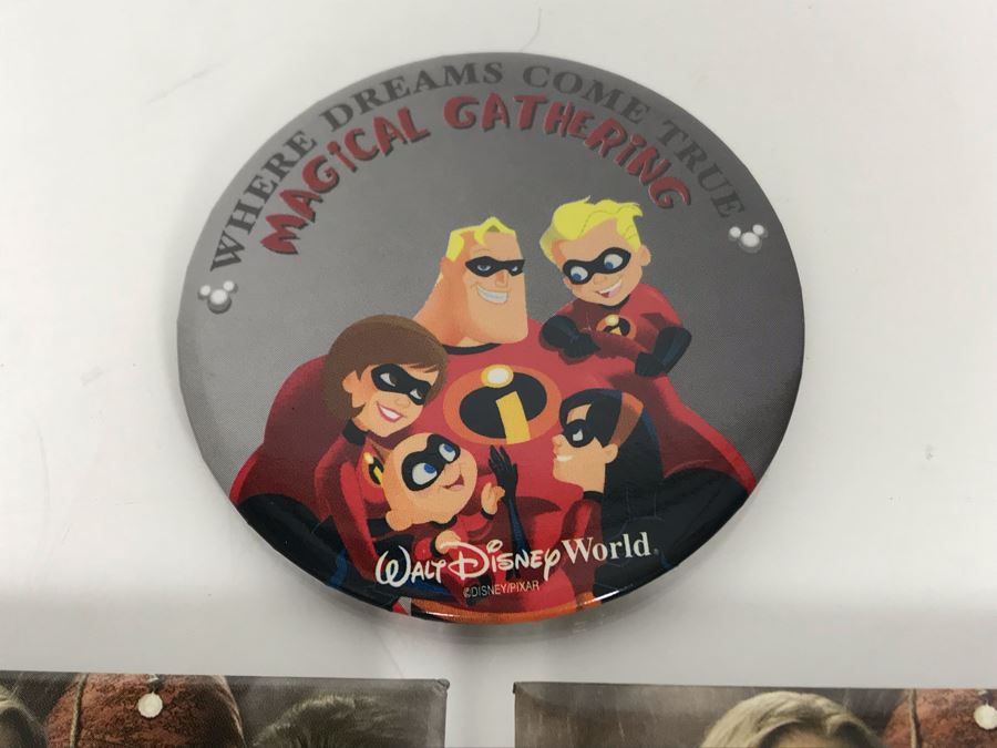 Various Disney Disneyland Buttons [Photo 5]
