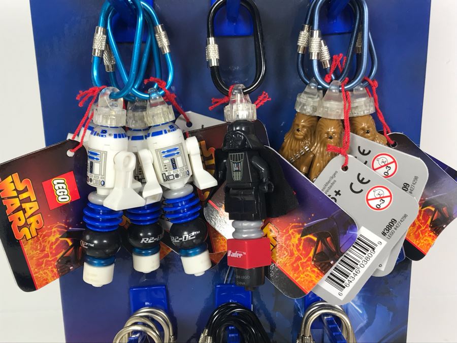 LEGO Star Wars Keychains With Store Display Merchadiser Includes R2-D2, Darth Vader, Yoda And Chewbacca - 24 Total Key Chains [Photo 3]