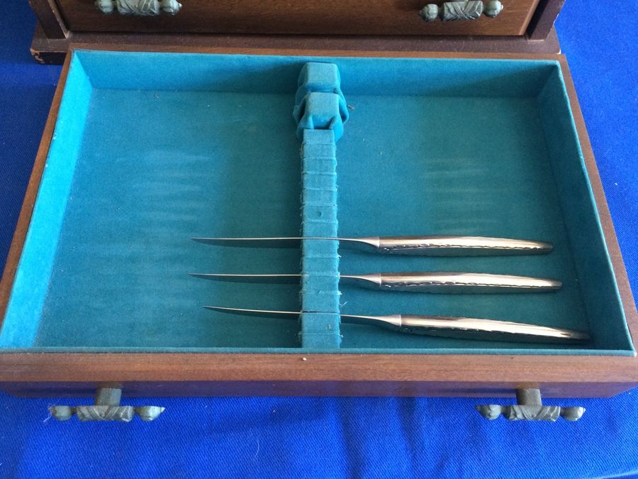 Community Stainless Steel Set with Flatware Storage Box [Photo 6]