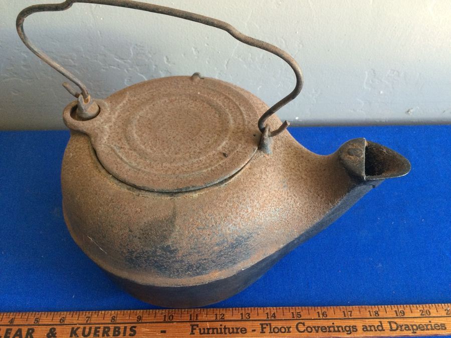 Vintage Cast Iron Teapot [Photo 2]