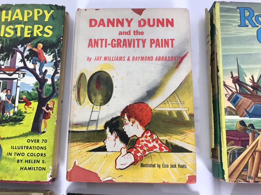 Vintage Collection Of Eight Children's Books [Photo 8]