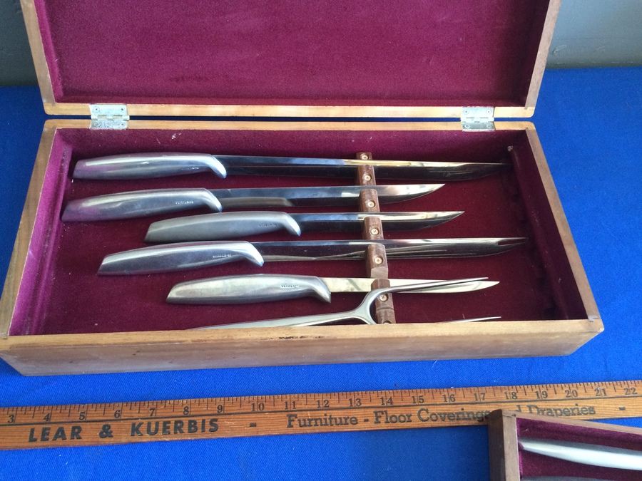 Nice Set of Gerber Carving Knives with 11 Miming Steak Knives in Wooden Storage Case [Photo 5]
