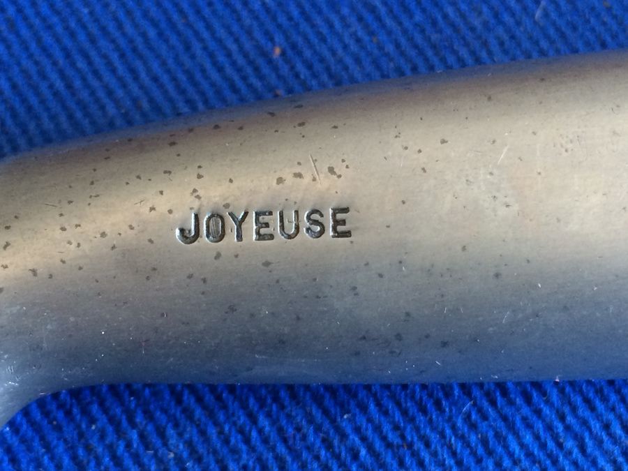 Nice Set of Gerber Carving Knives with 11 Miming Steak Knives in Wooden Storage Case [Photo 12]