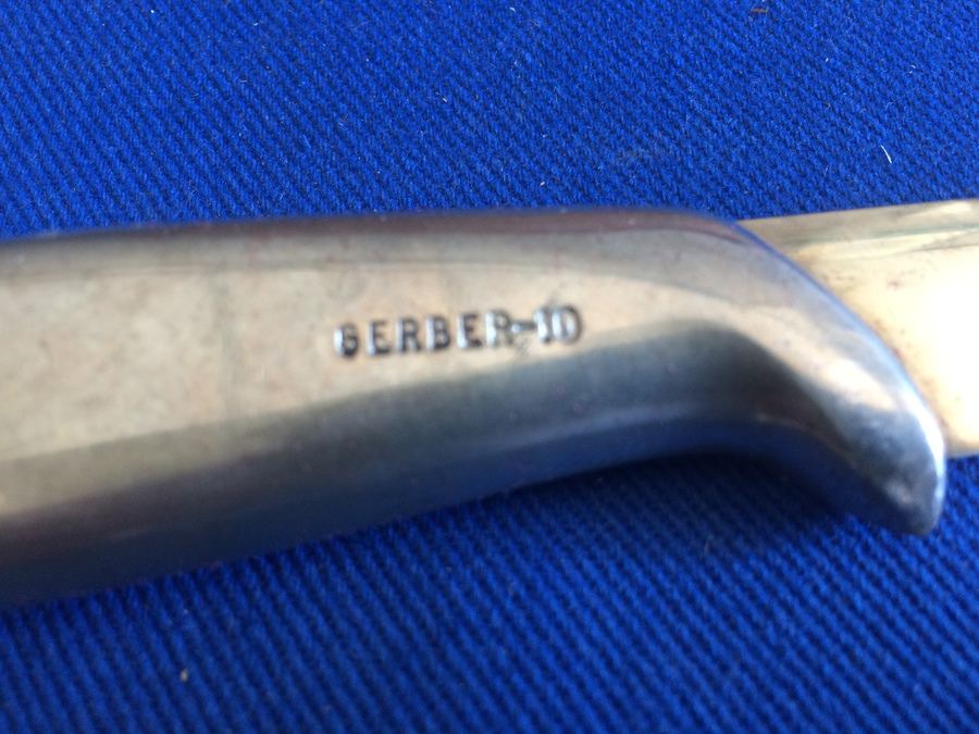 Nice Set of Gerber Carving Knives with 11 Miming Steak Knives in Wooden Storage Case [Photo 6]