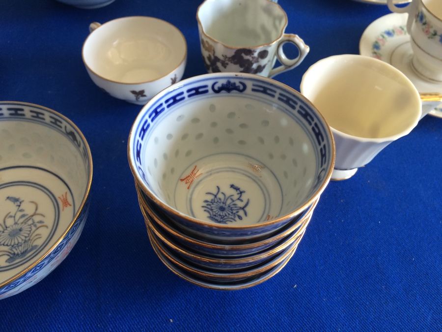 Lot of China and Glassware [Photo 8]