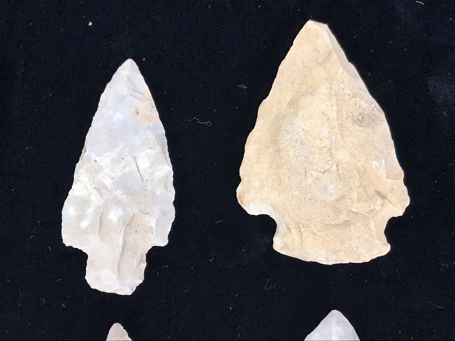 Collection Of (15) Authentic Native American Indian Hand Carved Stone Arrowheads [Photo 2]