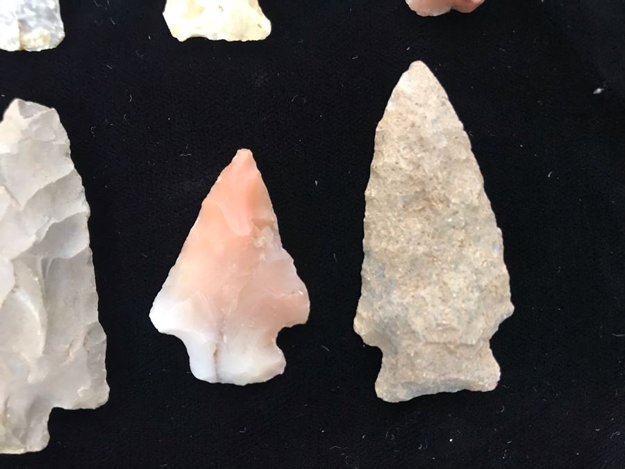 Collection Of (18) Authentic Native American Indian Hand Carved Stone Arrowheads [Photo 8]