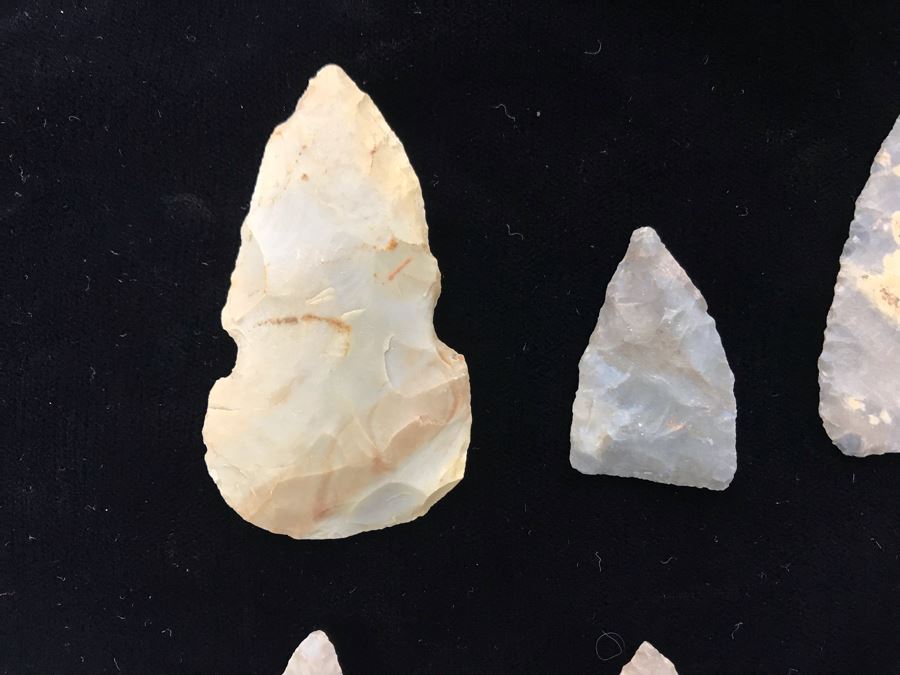 Collection Of (18) Authentic Native American Indian Hand Carved Stone Arrowheads [Photo 2]