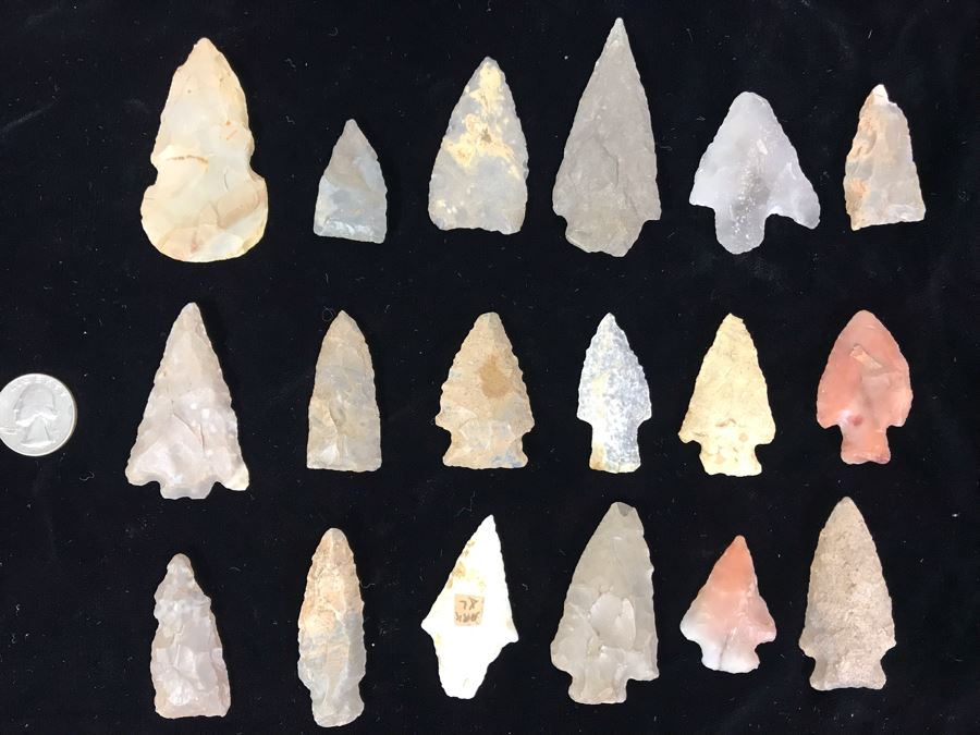 Collection Of (18) Authentic Native American Indian Hand Carved Stone Arrowheads [Photo 1]