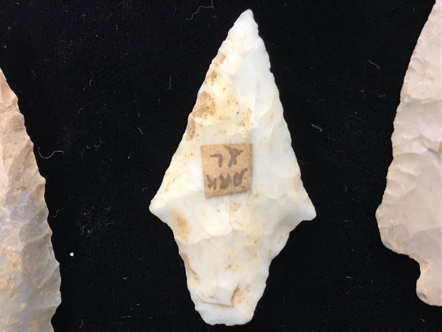 Collection Of (18) Authentic Native American Indian Hand Carved Stone Arrowheads [Photo 10]