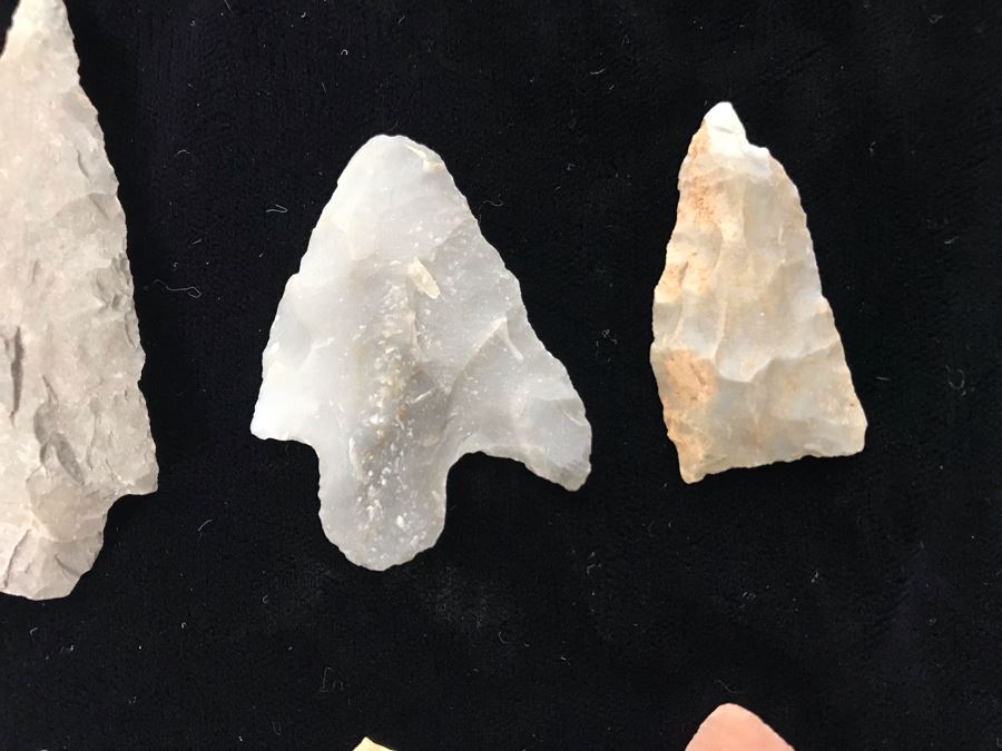 Collection Of (18) Authentic Native American Indian Hand Carved Stone Arrowheads [Photo 4]