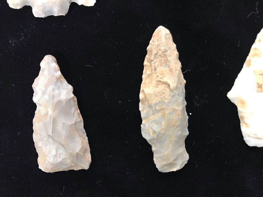 Collection Of (18) Authentic Native American Indian Hand Carved Stone Arrowheads [Photo 12]