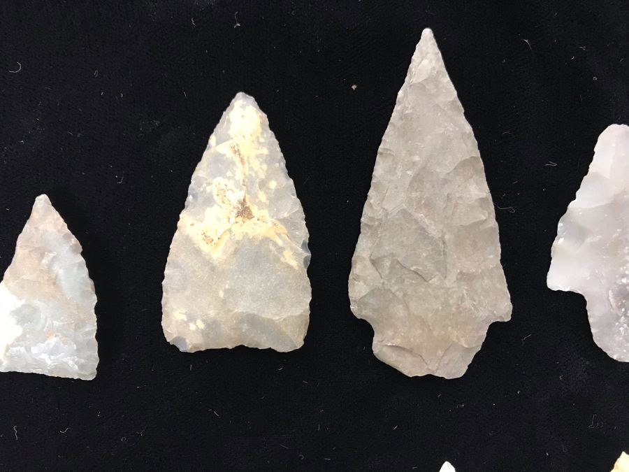 Collection Of (18) Authentic Native American Indian Hand Carved Stone Arrowheads [Photo 3]