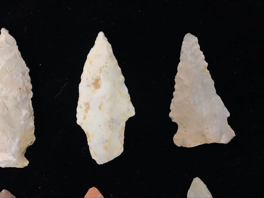 Collection Of (19) Authentic Native American Indian Hand Carved Stone Arrowheads [Photo 3]