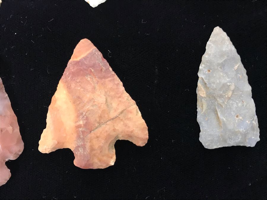 Collection Of (19) Authentic Native American Indian Hand Carved Stone Arrowheads [Photo 10]