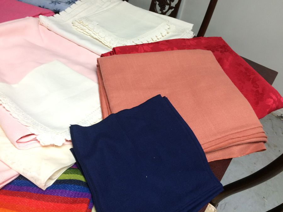 Large Tablecloth Lot [Photo 8]