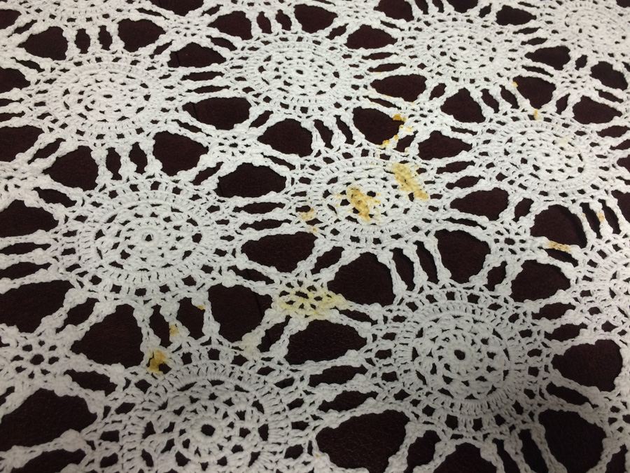 Large Tablecloth Lot [Photo 18]