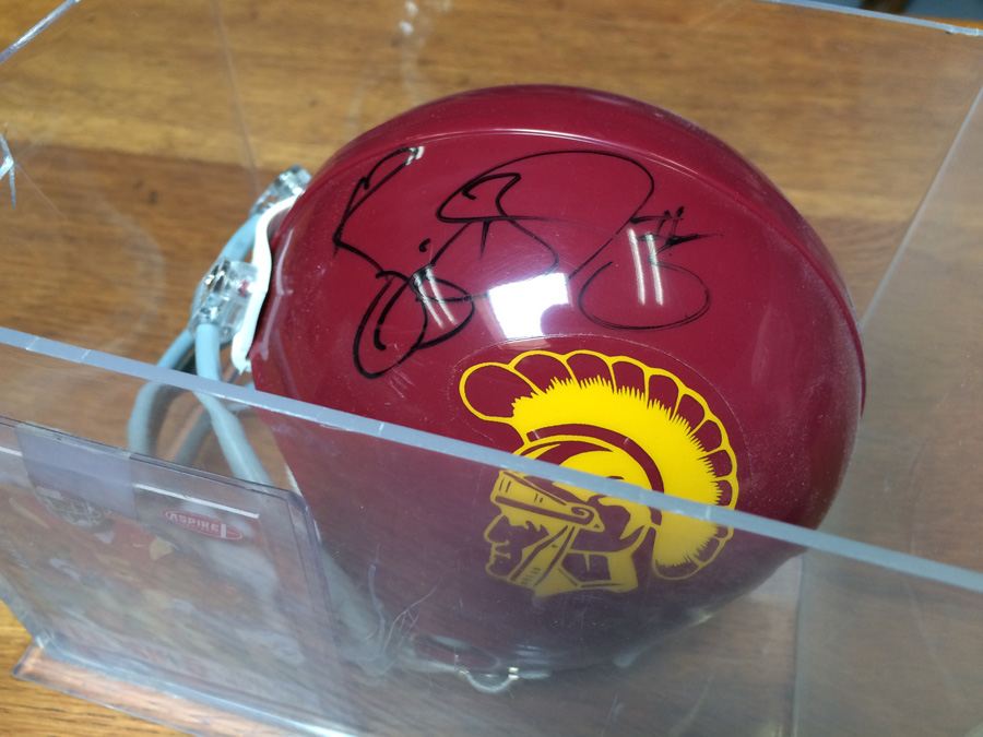 Signed Mini Football Helmet Reggie Bush with Football Card [Photo 4]