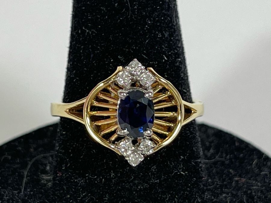 14K Gold Ring With Sapphire And Four Small Diamonds Size 7.5